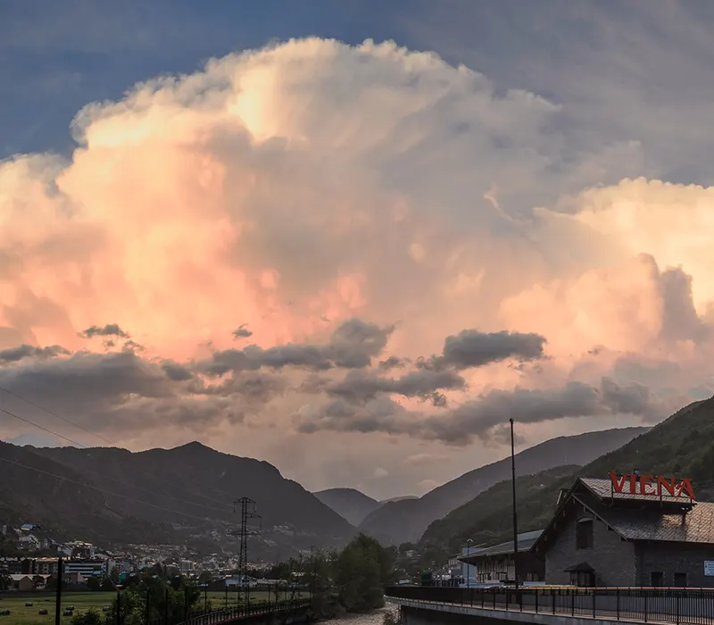 Cumulonimbus des d’Andorra. 7 de juny de 2012. (Fotografia 32759: Jordi Solé Joval)