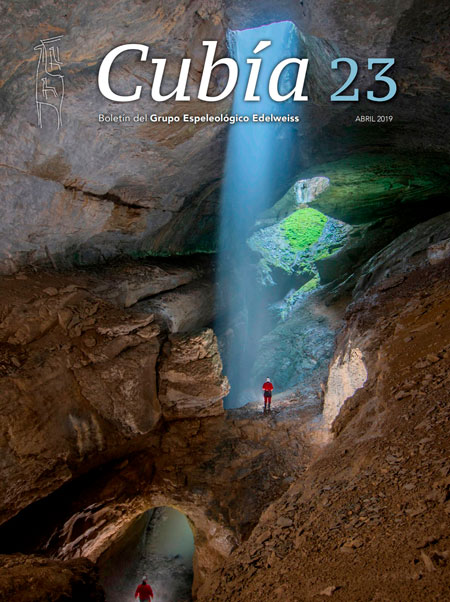 Entrega de la revista Cubía